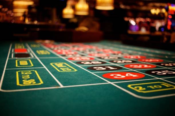 Live dealer at a blackjack table on gemma Wild Fireworks